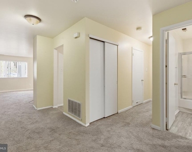 305 Cypress Point Circle - Photo Thumbnail 3