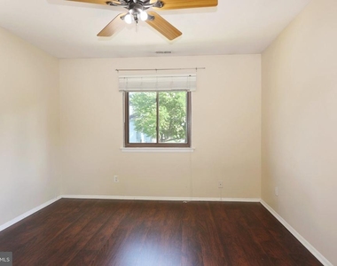 806 Harrier Row - Photo Thumbnail 15