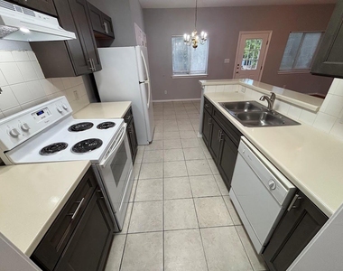 7305 Dan Jean Dr - Photo Thumbnail 10
