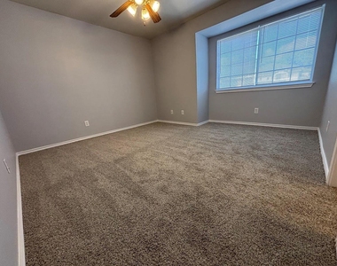 7305 Dan Jean Dr - Photo Thumbnail 14