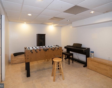400 Williamsburg Court - Photo Thumbnail 38