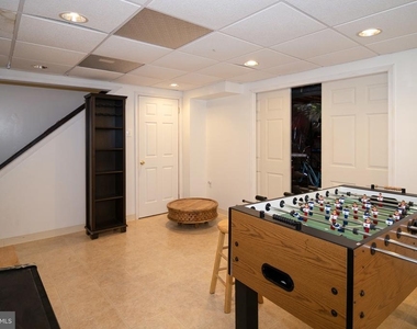 400 Williamsburg Court - Photo Thumbnail 37