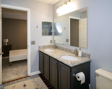 400 Williamsburg Court - Photo Thumbnail 28