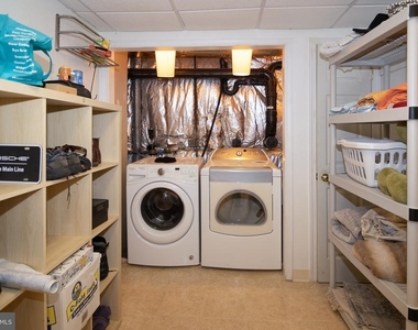 400 Williamsburg Court - Photo Thumbnail 36