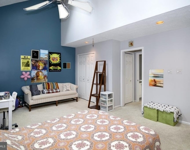400 Williamsburg Court - Photo Thumbnail 17
