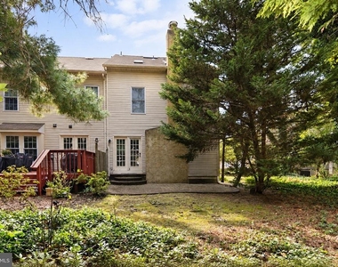 400 Williamsburg Court - Photo Thumbnail 42