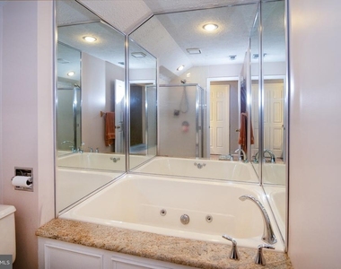 400 Williamsburg Court - Photo Thumbnail 20