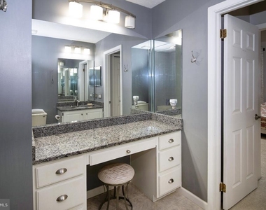 400 Williamsburg Court - Photo Thumbnail 21