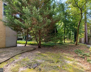 400 Williamsburg Court - Photo Thumbnail 43