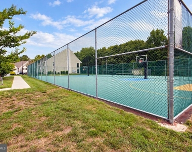 400 Williamsburg Court - Photo Thumbnail 47