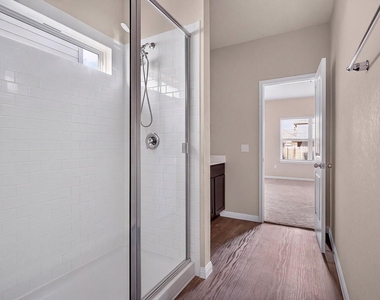 213 Yoakum St - Photo Thumbnail 15