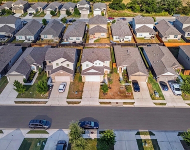 213 Yoakum St - Photo Thumbnail 30