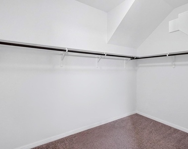 213 Yoakum St - Photo Thumbnail 14