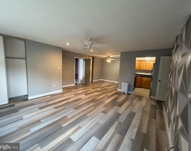 4217-a Aberdeen Drive - Photo Thumbnail 2