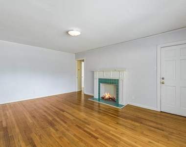 2323 Hartford Rd - Photo Thumbnail 2
