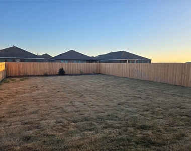 408 Acuff Ln - Photo Thumbnail 35