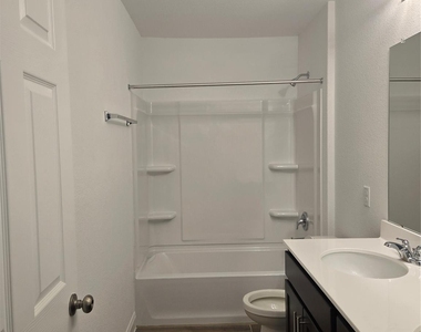 408 Acuff Ln - Photo Thumbnail 29