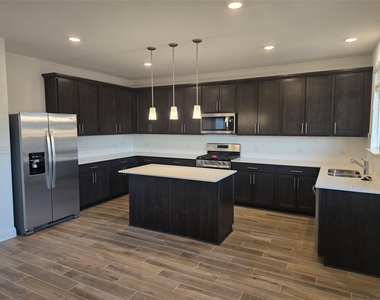408 Acuff Ln - Photo Thumbnail 1