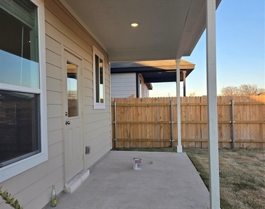 408 Acuff Ln - Photo Thumbnail 32