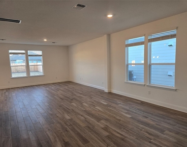 408 Acuff Ln - Photo Thumbnail 9