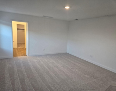 408 Acuff Ln - Photo Thumbnail 19