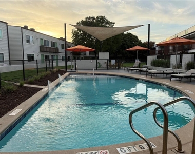 2200 Dickson Dr - Photo Thumbnail 27