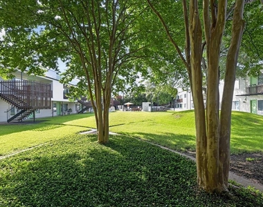 2200 Dickson Dr - Photo Thumbnail 25