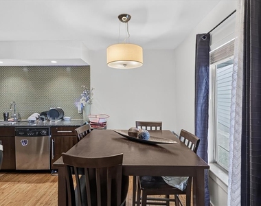 2200 Dickson Dr - Photo Thumbnail 16