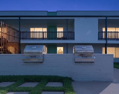 2200 Dickson Dr - Photo Thumbnail 29