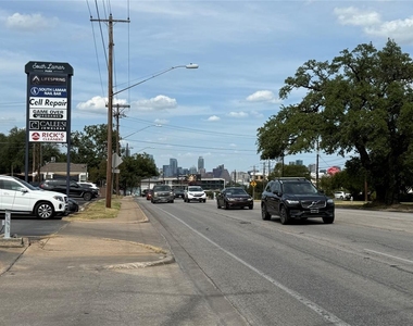 2200 Dickson Dr - Photo Thumbnail 2