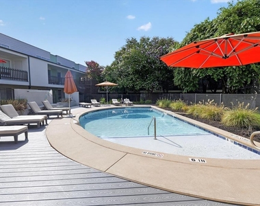 2200 Dickson Dr - Photo Thumbnail 26