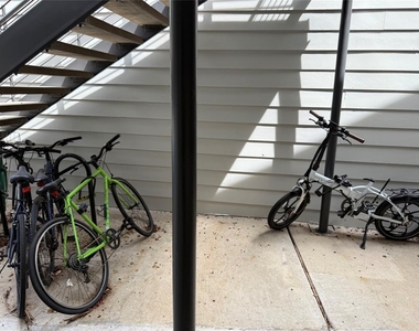 2200 Dickson Dr - Photo Thumbnail 31