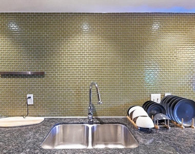 2200 Dickson Dr - Photo Thumbnail 18