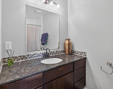2200 Dickson Dr - Photo Thumbnail 21