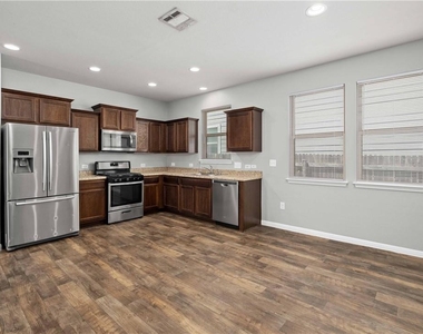 251 Pearl Way - Photo Thumbnail 11
