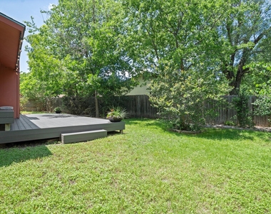 8914 Sparkling Creek Dr - Photo Thumbnail 25