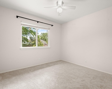 8914 Sparkling Creek Dr - Photo Thumbnail 20