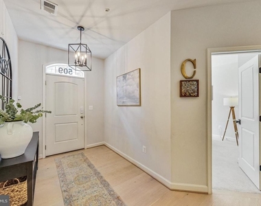 509 Triggerfish Drive - Photo Thumbnail 1