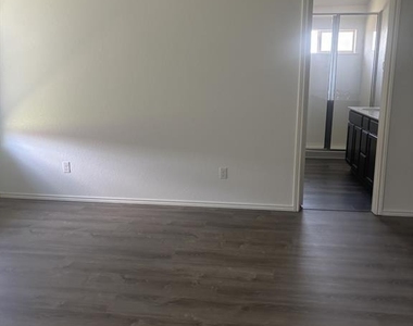 209 Reagor Dr - Photo Thumbnail 13