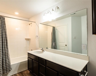 209 Reagor Dr - Photo Thumbnail 10