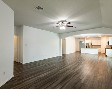 209 Reagor Dr - Photo Thumbnail 8
