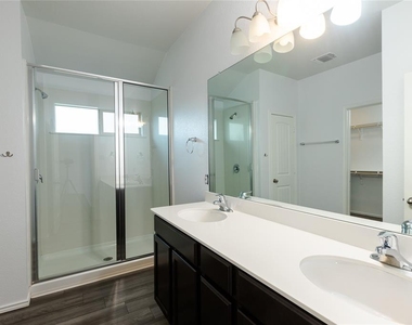 209 Reagor Dr - Photo Thumbnail 9