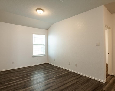 209 Reagor Dr - Photo Thumbnail 11