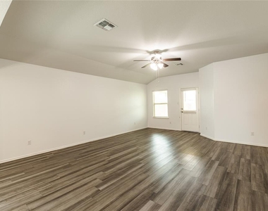 209 Reagor Dr - Photo Thumbnail 12