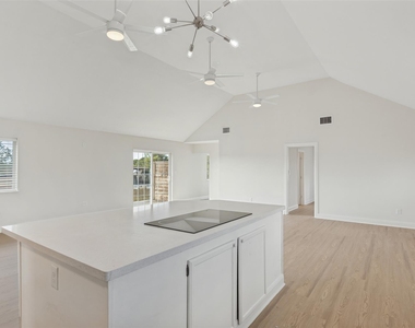 196 Tobias St - Photo Thumbnail 10