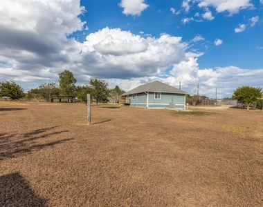 196 Tobias St - Photo Thumbnail 28
