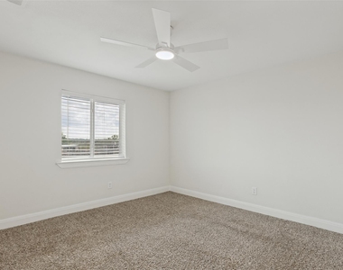 196 Tobias St - Photo Thumbnail 17