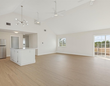 196 Tobias St - Photo Thumbnail 7