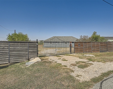 196 Tobias St - Photo Thumbnail 1