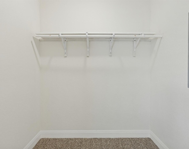 196 Tobias St - Photo Thumbnail 18
